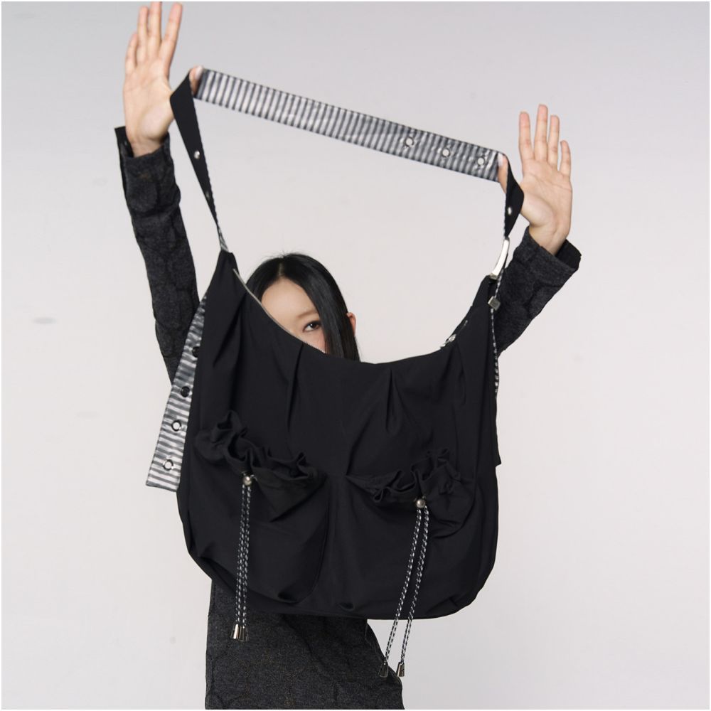 CONFUN double layer drawstring large pocket single shoulder large capacity crossbody bag image 5