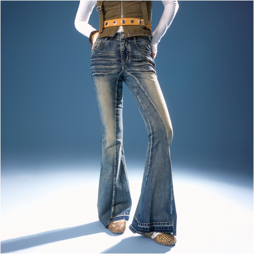 Jisoo Lowline Flare Jeans