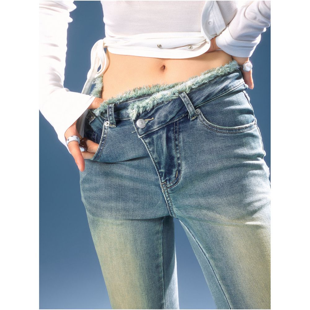 Romi Split Flare Jeans image 4