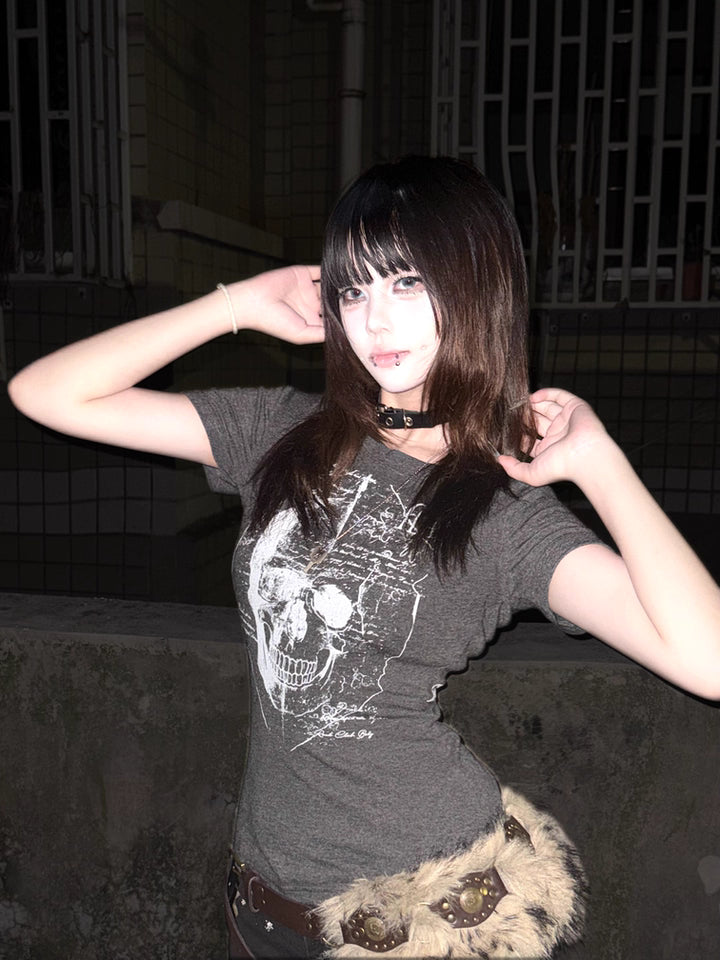 “Only I Know” Fitted Skull Tee